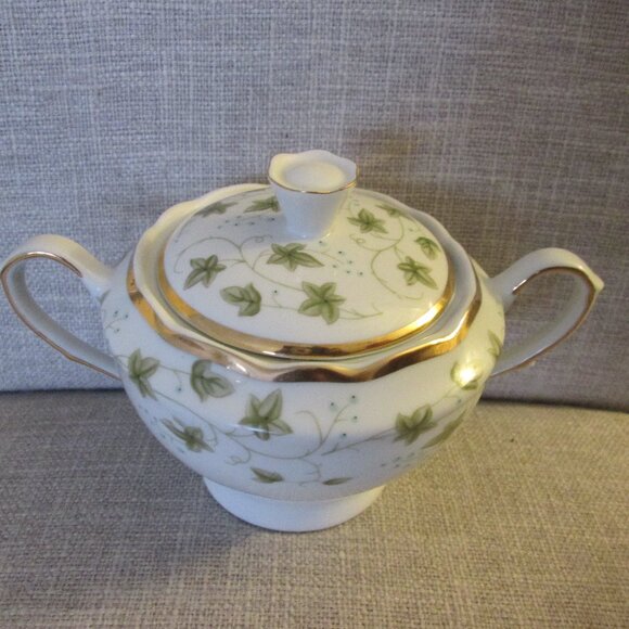 Cmielow Made in Poland covered sugar dish - Picture 1 of 4